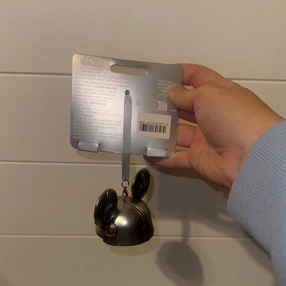 NWT Star Wars Mandalorian Silver and Black Ornament - Picture 3 of 4